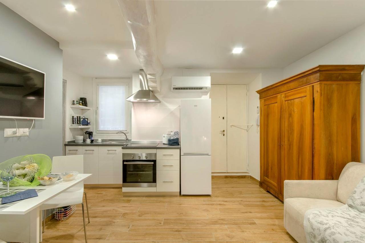 Brand New! Luxurious Apartment In Heart Of Milánó Kültér fotó